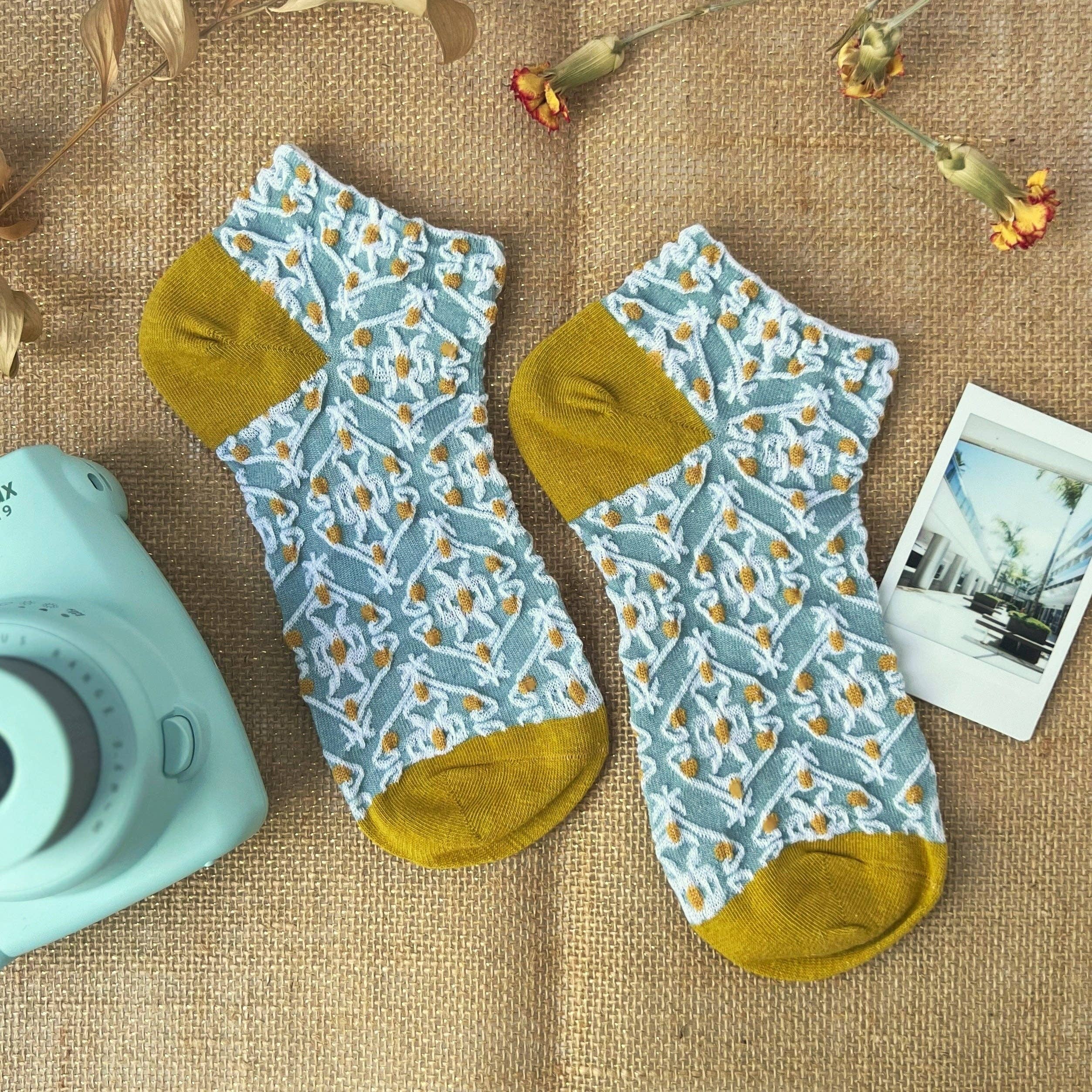 Daisy Dunes - Wholesale Socks - Women's - Haden Floral Ankle Socks12