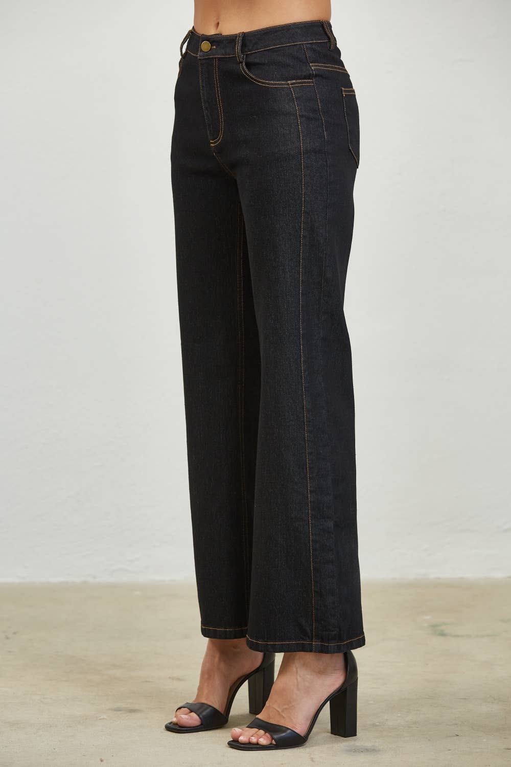 DENIM NOIR Pantalon droit en denim extensible en vente sur Faire1