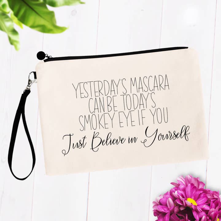 Le mascara d'hier, les trousses de maquillage Smokey Eye d'aujourd'hui pour la vente par SheMugs