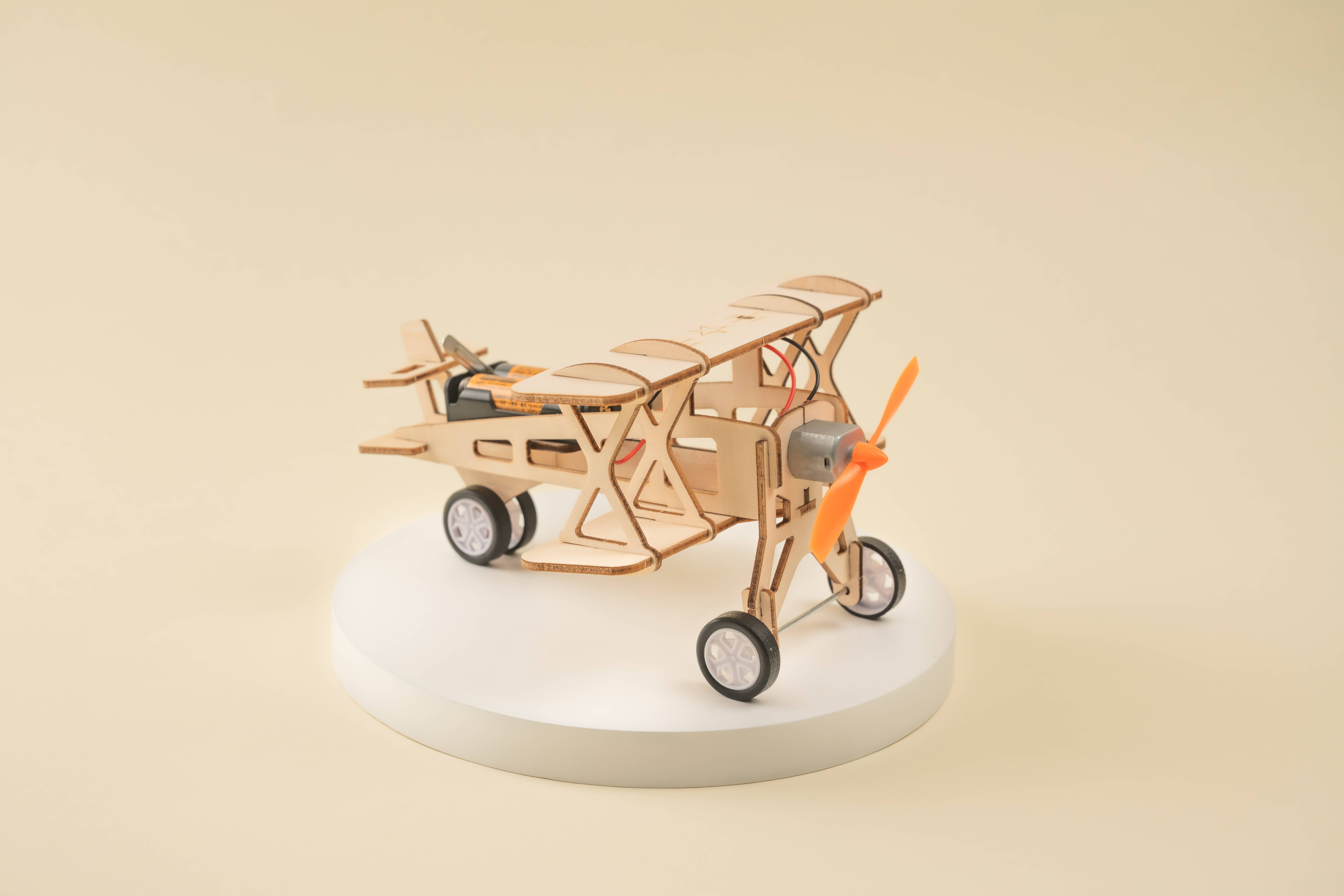 Kitsville - Vendita all'ingrosso Kit per lavoretti fai da te - Bambini - Kit fai-da-te aereo con elica, gioco educativo STEM per bambini1