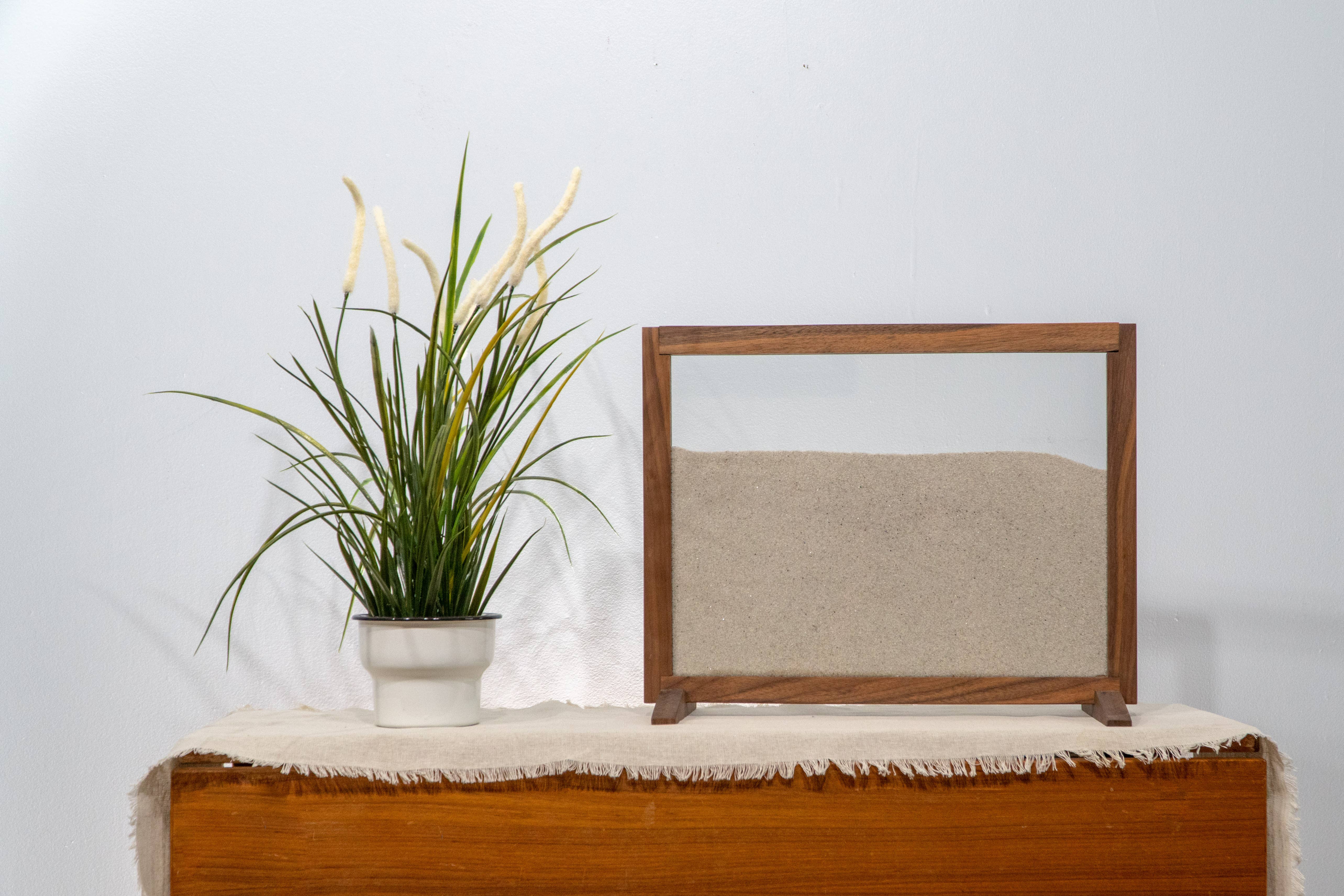 Wall Colony - Vendita all'ingrosso Decorazioni da tavolo - Fattoria formica fatta a mano con supporto (noce)