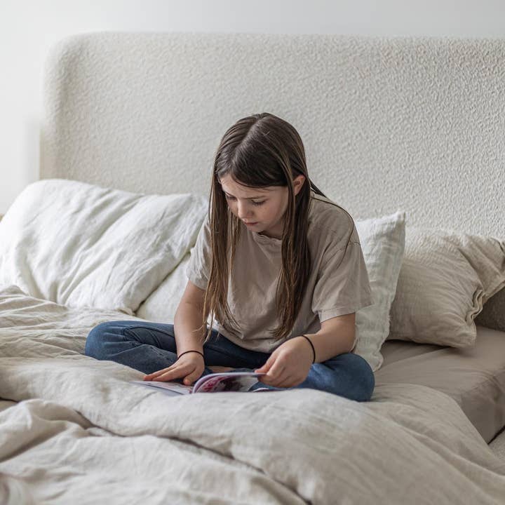 Style In Form - Wholesale Bed - Faye Queen Bed - Off White4