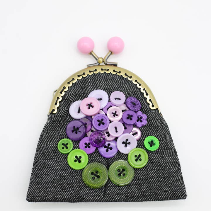 Jianhui London - Vendita all'ingrosso Portamonete - Donna - BORSETTE PICCOLE FATTE A MANO - DENIM E BOTTONI ANTRACITE RICICLATI3