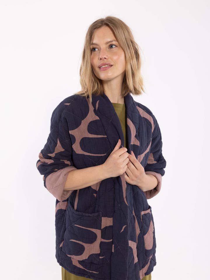 Casaco Acolchoado Danekatrin Azul Marinho Escuro/Malva TROPS por atacado de Danefae København