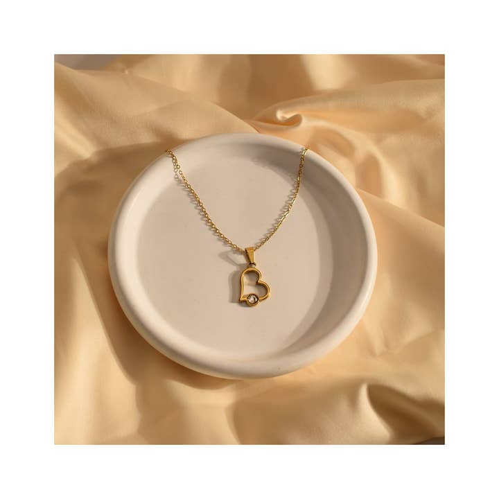 Elegant Heart Pendant Necklace with Crystal Accent for wholesale by Ladylande