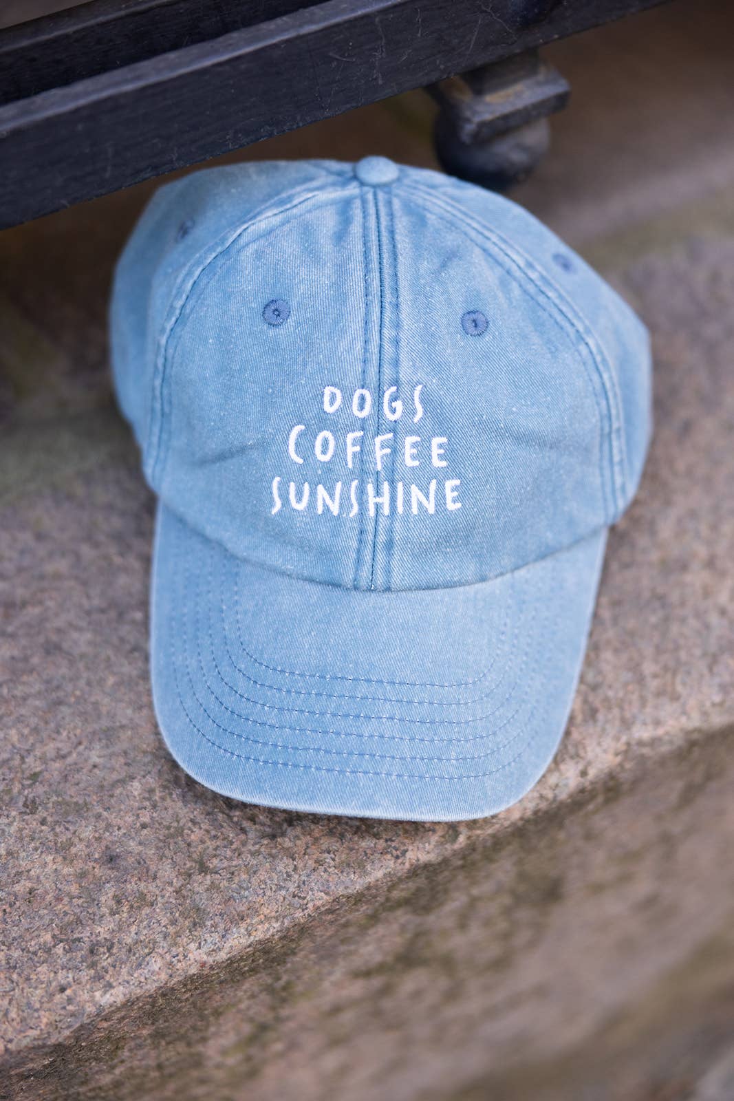 Lieblingspfote - Venta al por mayor Gorra de béisbol - Unisex - Gorra de denim vintage con bordado 'DOGS COFFEE SUNSHINE'5