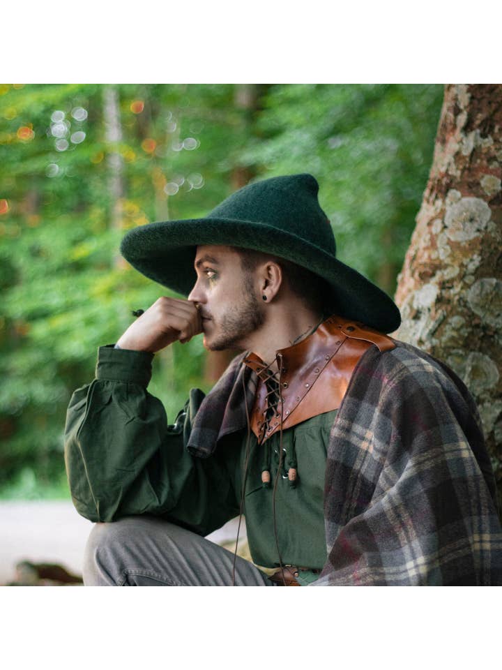 Costurero Real - Vendita all'ingrosso Costume di carnevale - Uomo - Cappello da strega mago magico piccolo nero scuro Wicca a punta in feltro1