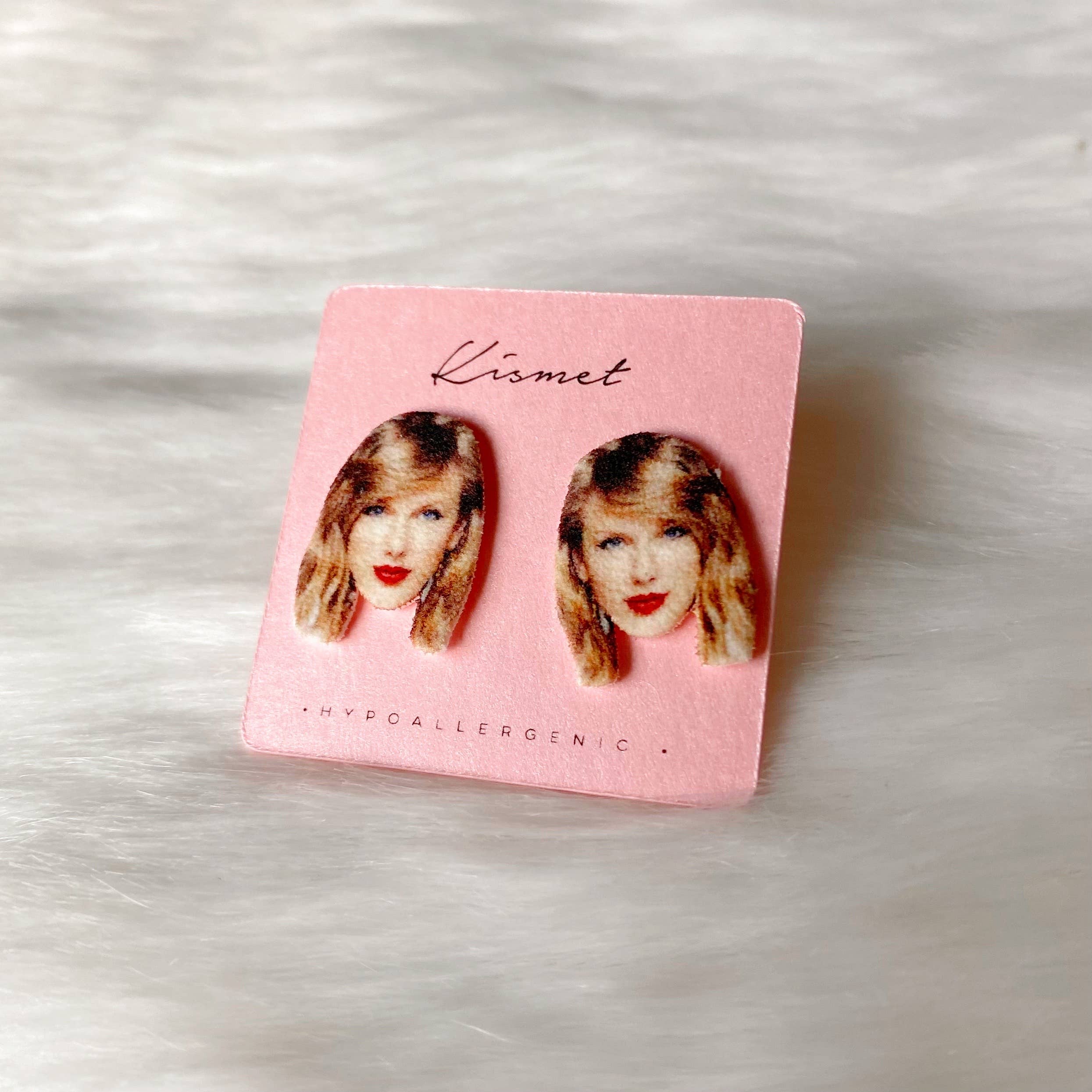 Kismet Showroom – wholesale Solitärörhängen – T Swift Studs5
