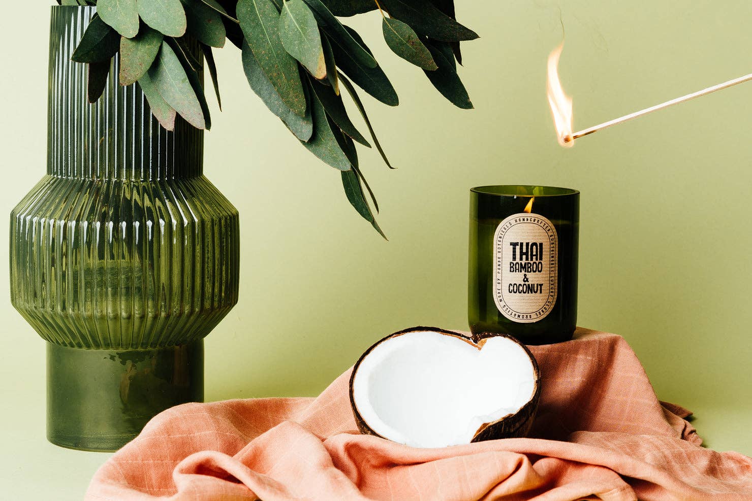 Scent.ily – wholesale Jar/filled candle – Panda Botanicals: Thai Bamboo & Coconut: 8oz1