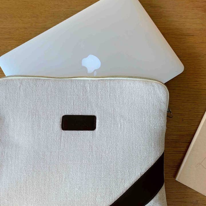 Laptoptas - natuurlijk hennepzwart leer voor wholesale door Fossette