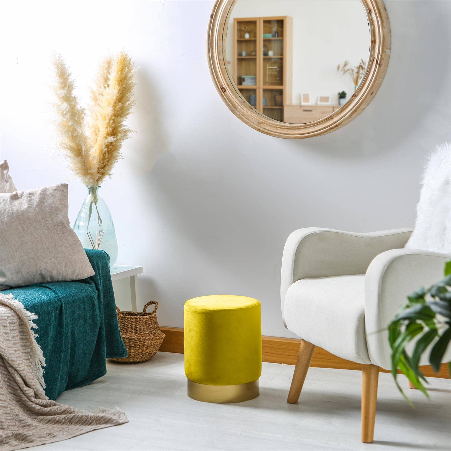 Rinkit Ltd – Großhandel Hocker – Runder samtbezogener Hocker als Fußbank – 29 cm Durchmesser x 36 cm Höhe – von Harbour Housewares43