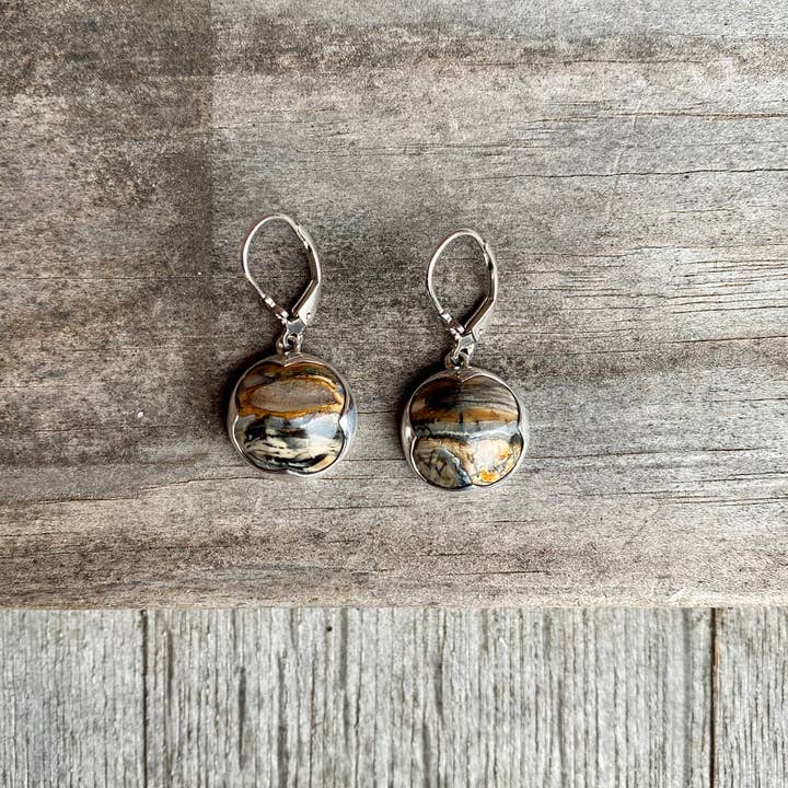 Ivory Jacks - Vente Boucles d'oreilles pendantes - Boucles d'oreilles à levier Mammoth Tooth Essentials1