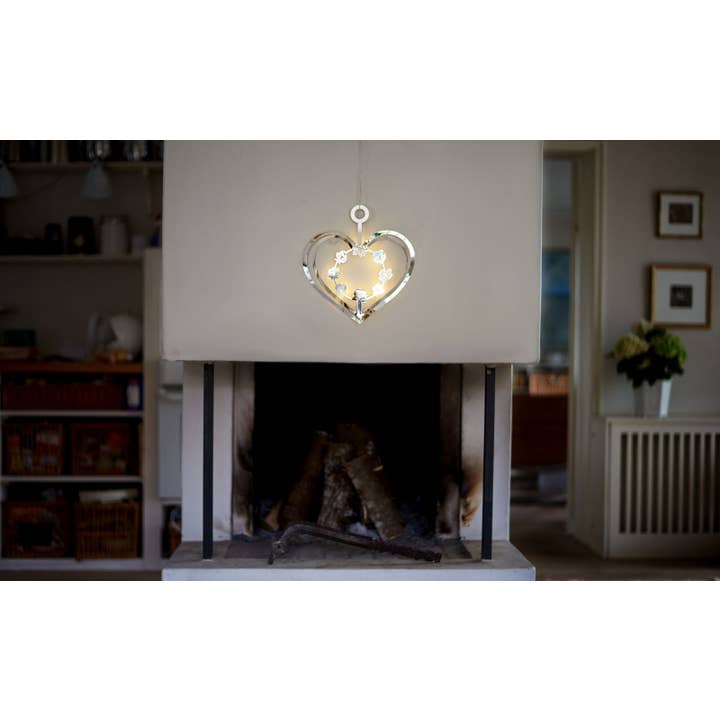 Jette Frölich Design – Großhandel Verzierung – Silberherz mit Blumenkranz und LED-Lichtern