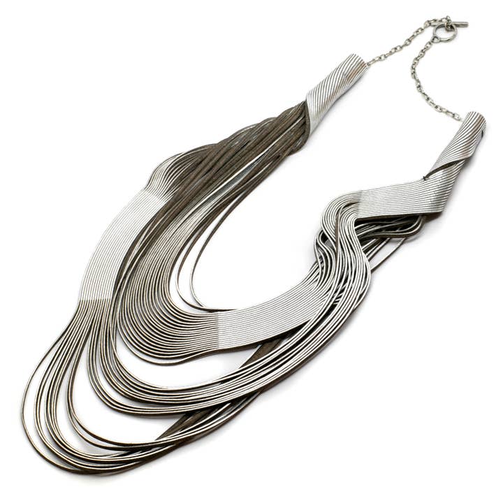 Collier à volutes drapées pour la vente par Oropopo