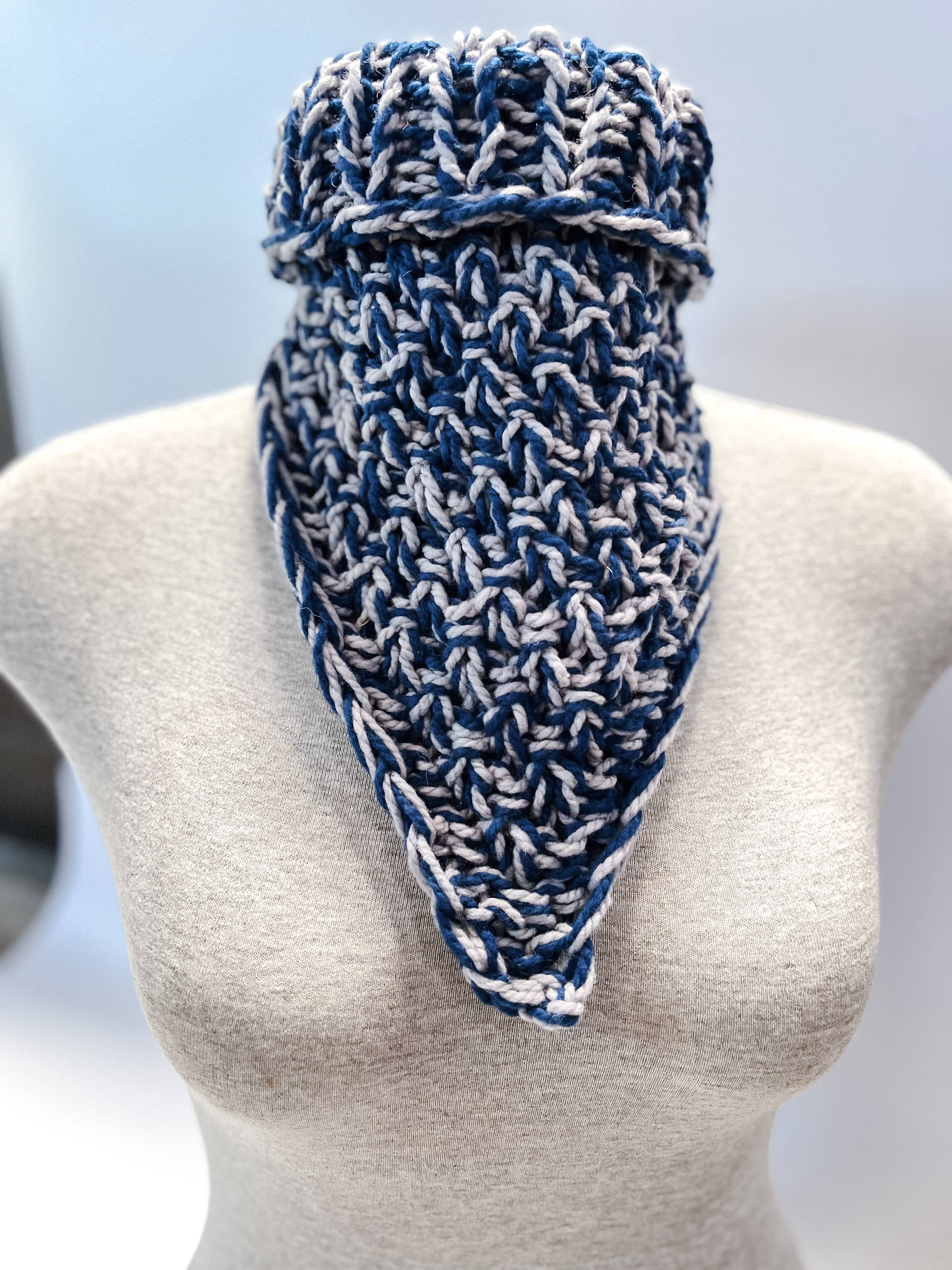 Hoagland Handmade - Wholesale Scarf - Women's - Virginia hand-dyed merino hand-knit chunky cowls8