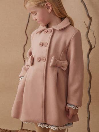 Cappotto da bambina con colletto a camicia e fiocco in tessuto per la vendita all'ingrosso da parte di Newness Kids