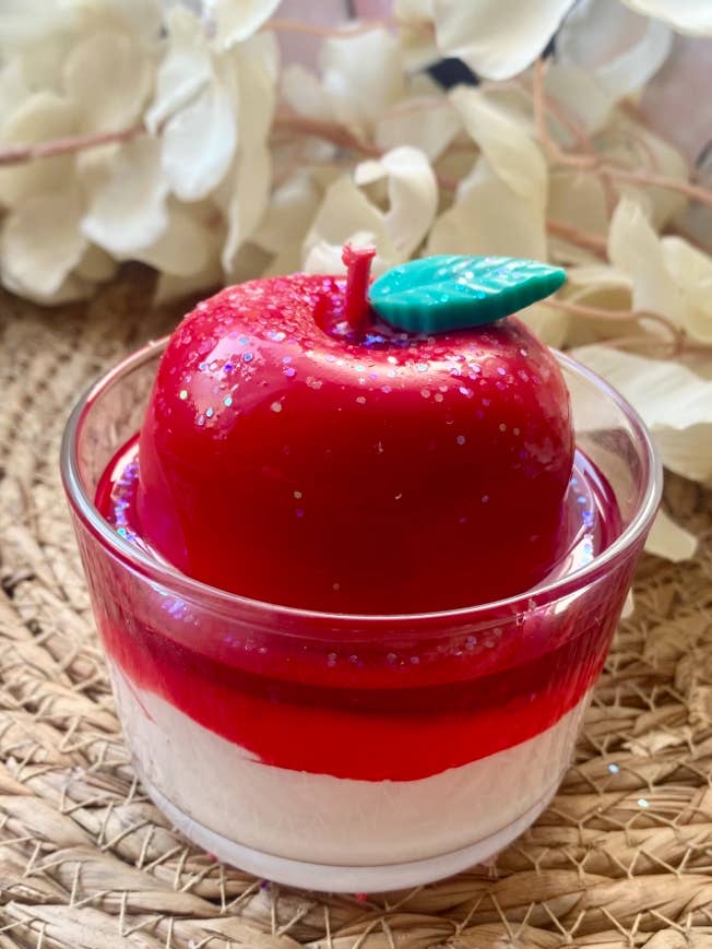 🍏 Ljuvligt Doftljus – Kärleksäpple för wholesale av Les folies de Nicole