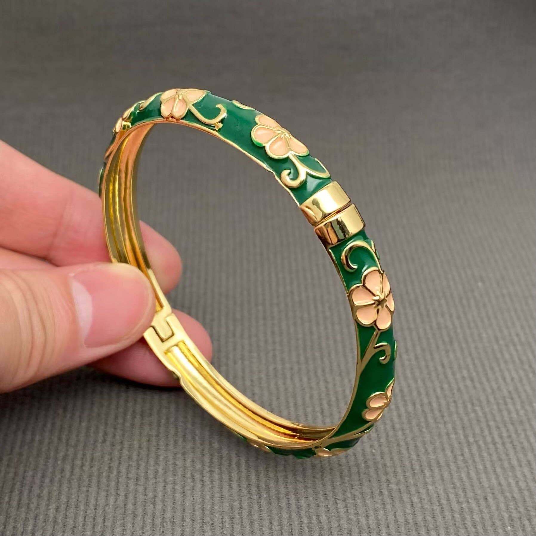 Mio Queena - Vente Bracelet jonc - Bracelet en émail Chinoiserie fleur plaqué or 18K1