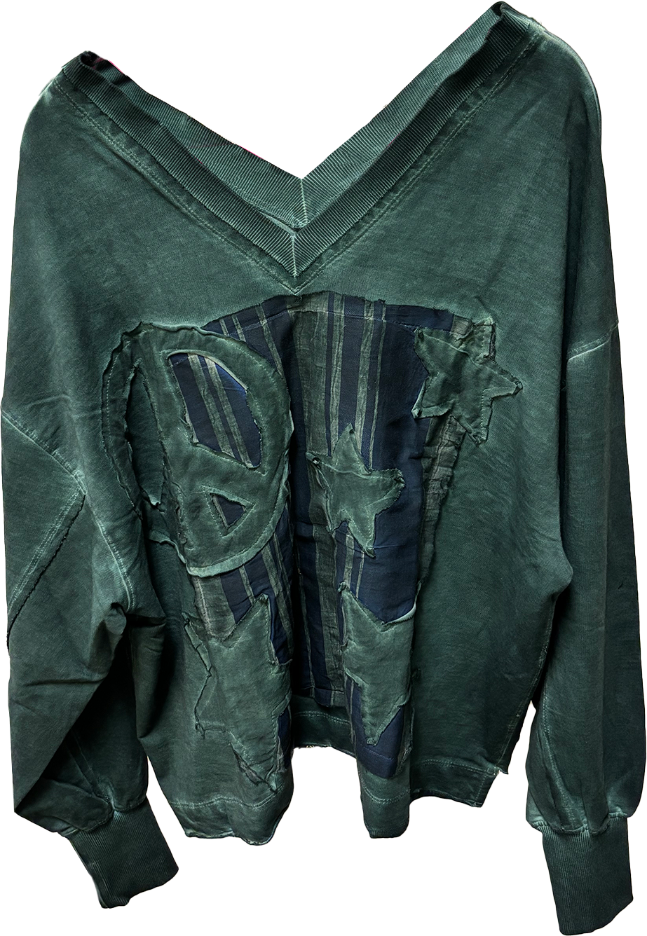 LeParisPetit by I Love Linen - Wholesale Sweatshirt - Women's - Sweatshirt Peace & Stars Patch Pigment-Wash Terry – 4 Colors1