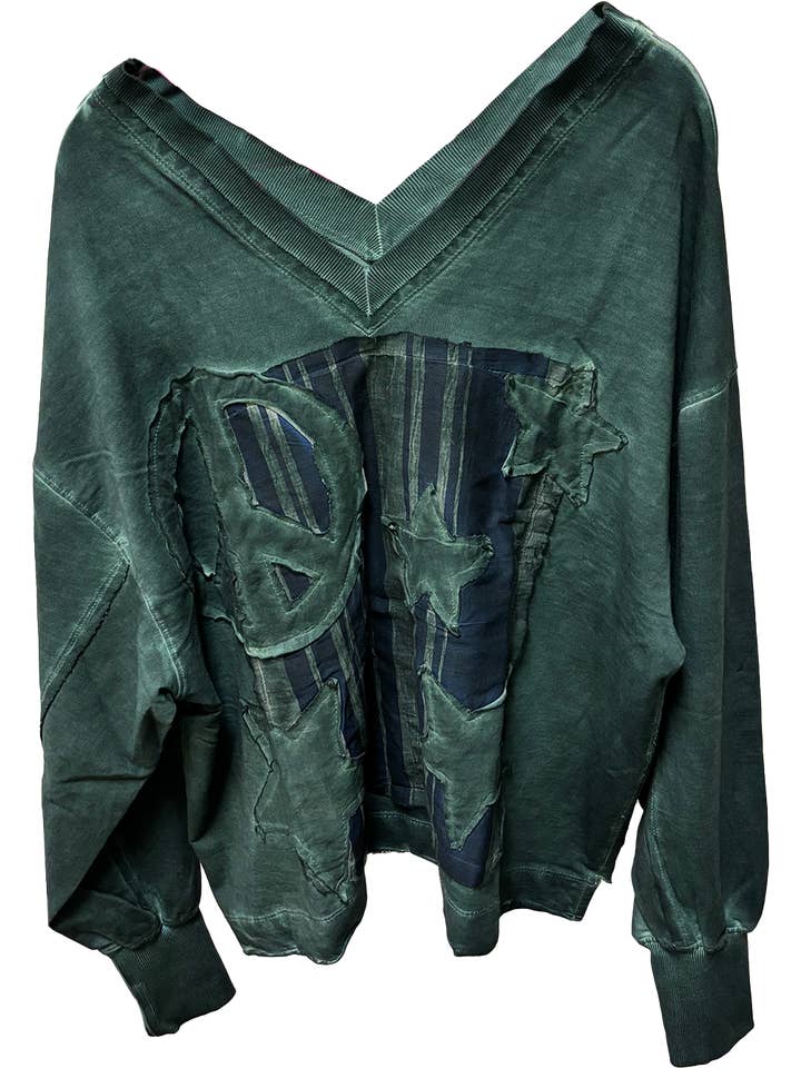 LeParisPetit by I Love Linen - Wholesale Sweatshirt - Women's - Sweatshirt Peace & Stars Patch Pigment-Wash Terry – 4 Colors1