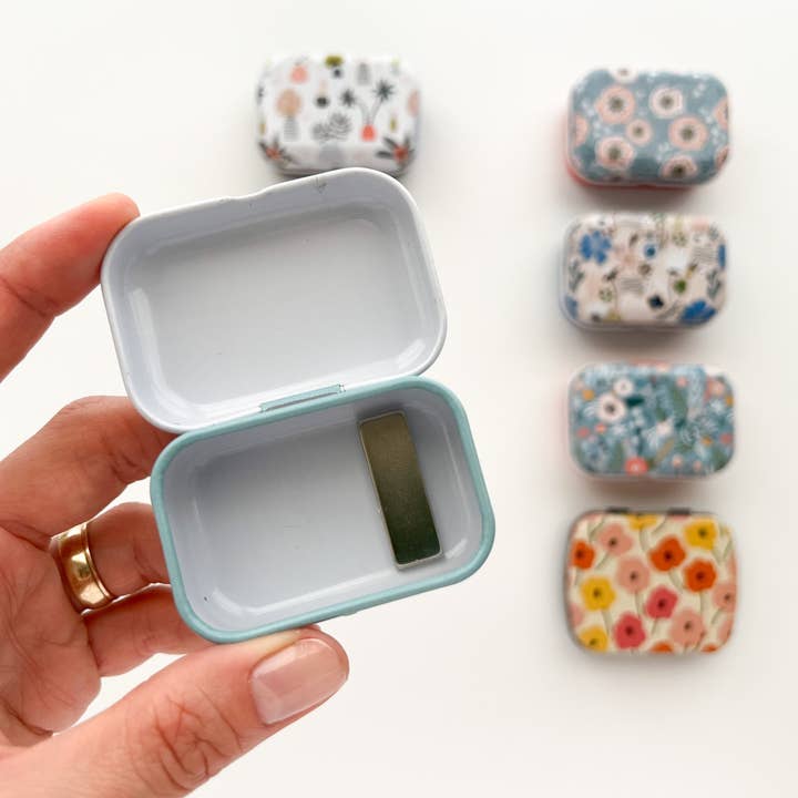 Matryoshka Doll Shop - Wholesale Embroidery/Cross Stitch Supplies - Magnetic needle tin, floral needle case, needle keeper
