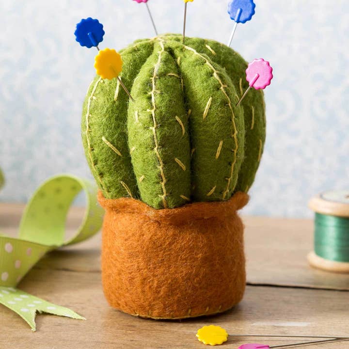 Corinne Lapierre Limited - Wholesale Craft Sewing Kit - Cactus Pincushion Felt Craft Mini Kit0