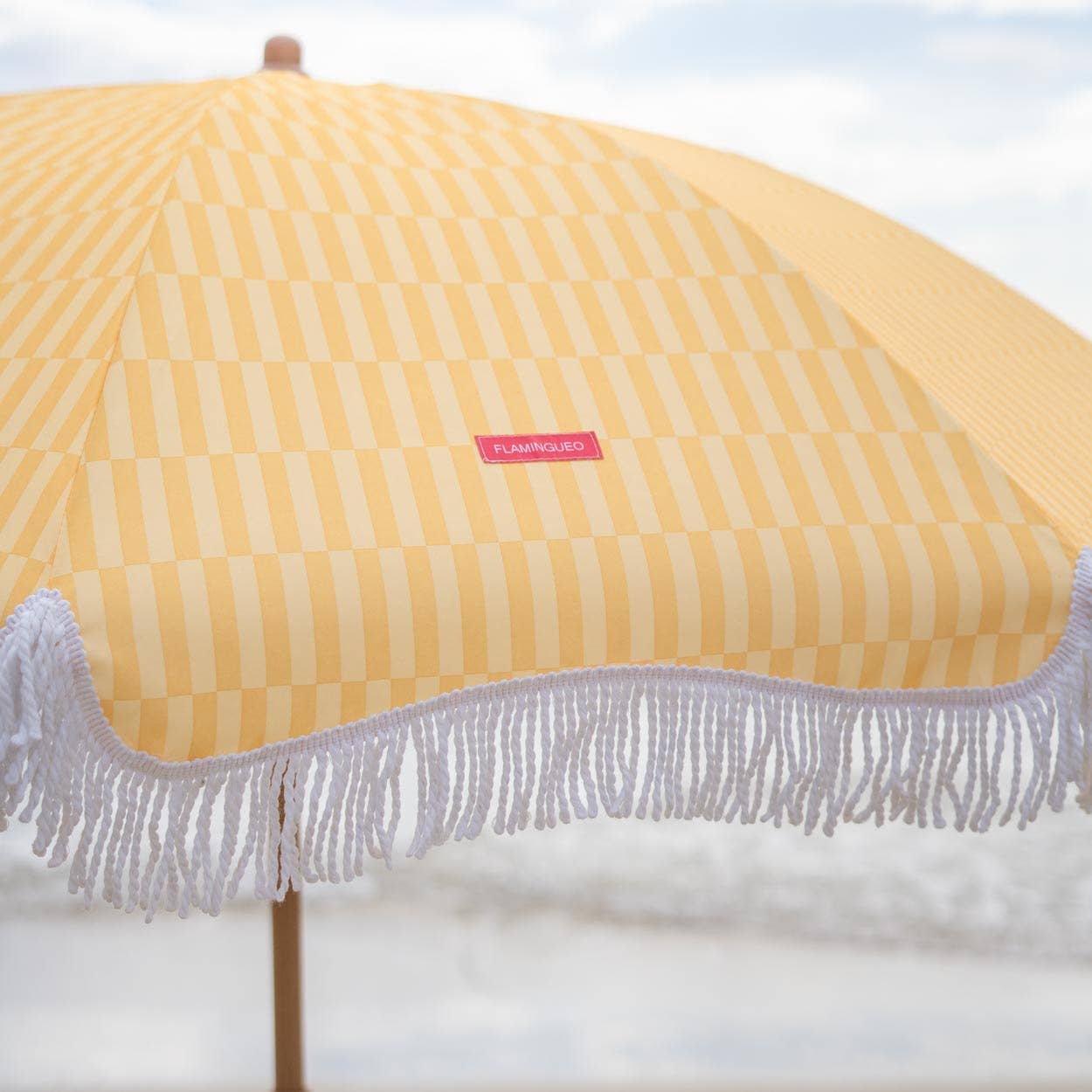 Flamingueo - Wholesale Beach Umbrella - Yellow striped umbrella14