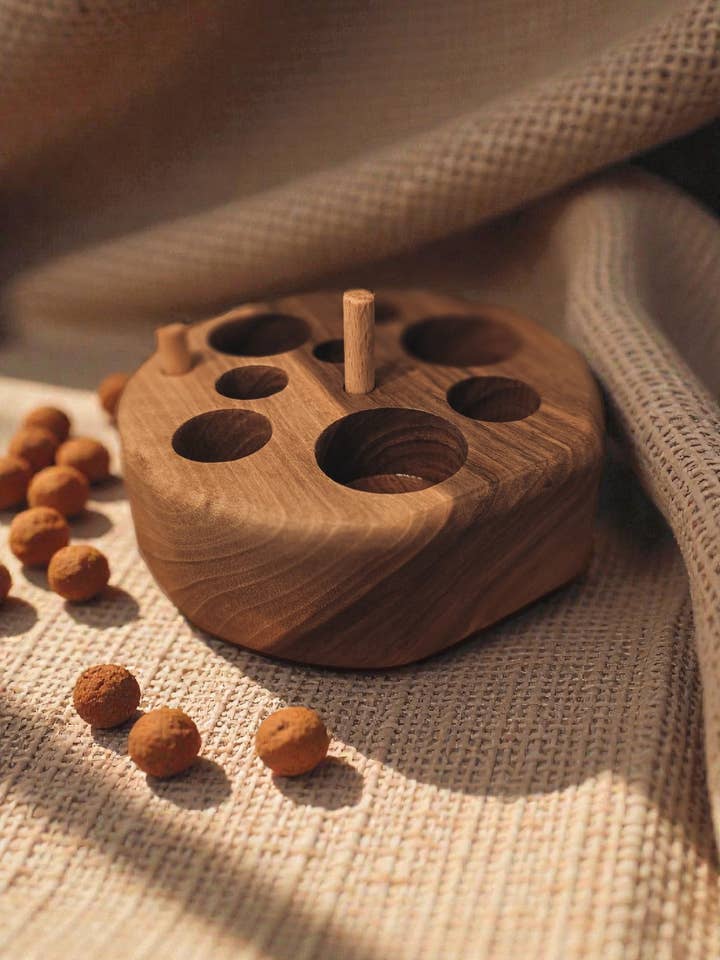 Cat Foraging Block for wholesale by COSWYK