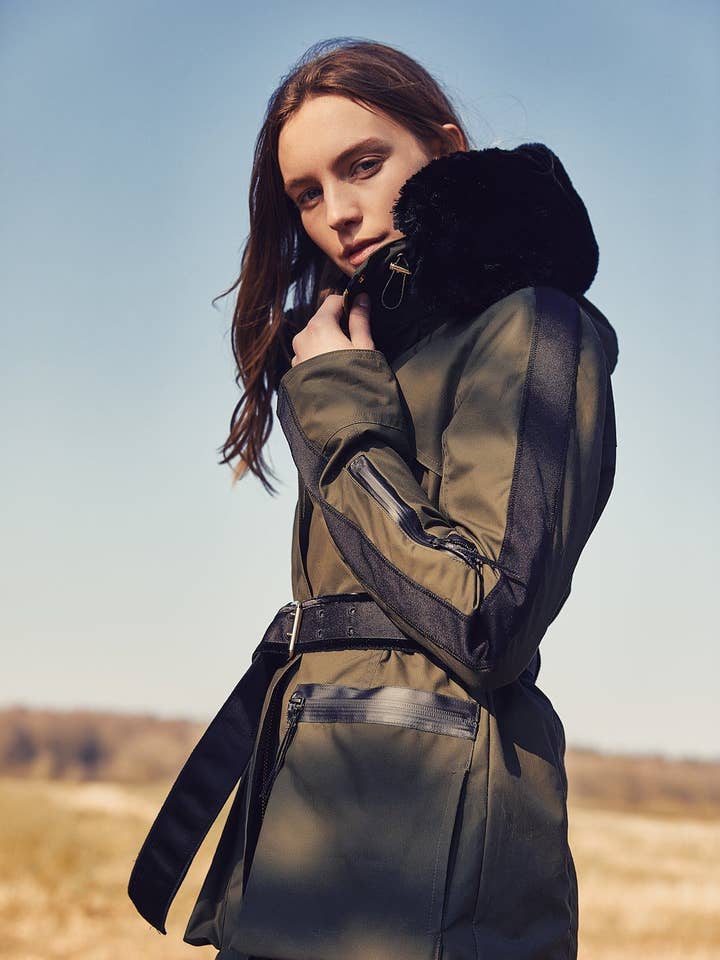 Parka Elements in Verde Militare - Pelliccia Sintetica per la vendita all'ingrosso da parte di TROY London