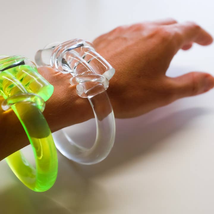 Chofa Jewelry - Wholesale Bangle Bracelet - Handcrafted Acrylic Knot Bangle Bracelet | Made in Miami17