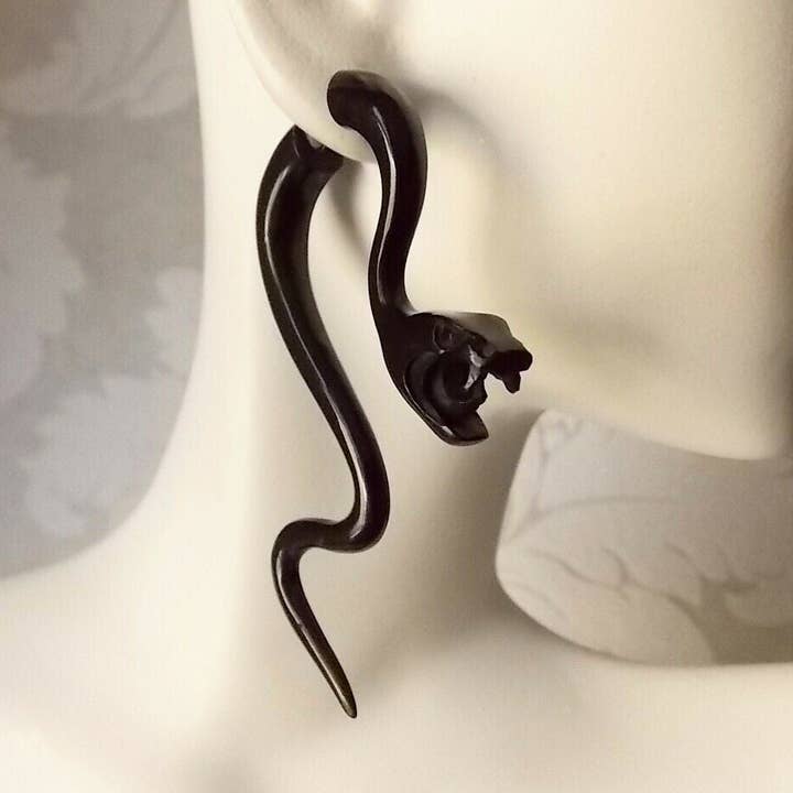 Orecchini a forma di serpente finto, stile gotico, a forma di serpente, gioielli per Halloween per la vendita all'ingrosso da parte di Dalfiya