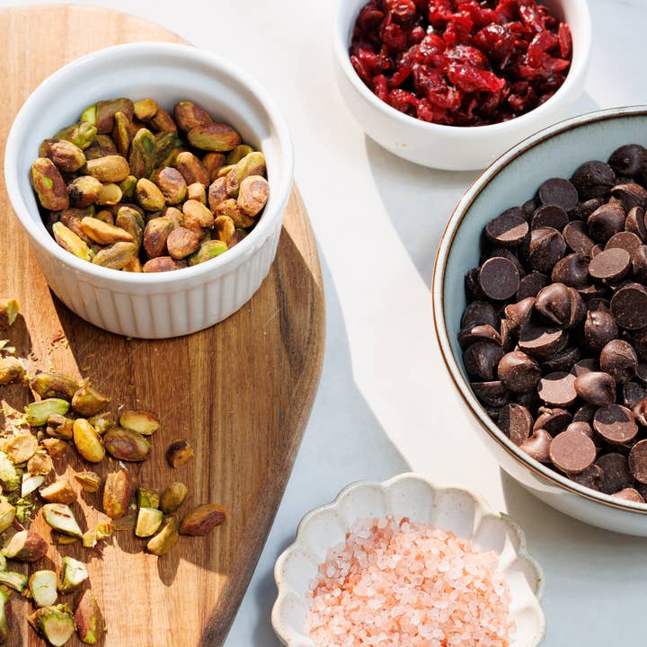 Salt Sisters - Wholesale Salt - All-Natural Mineral Salt - Pink Himalayan - Medium - 5 oz3