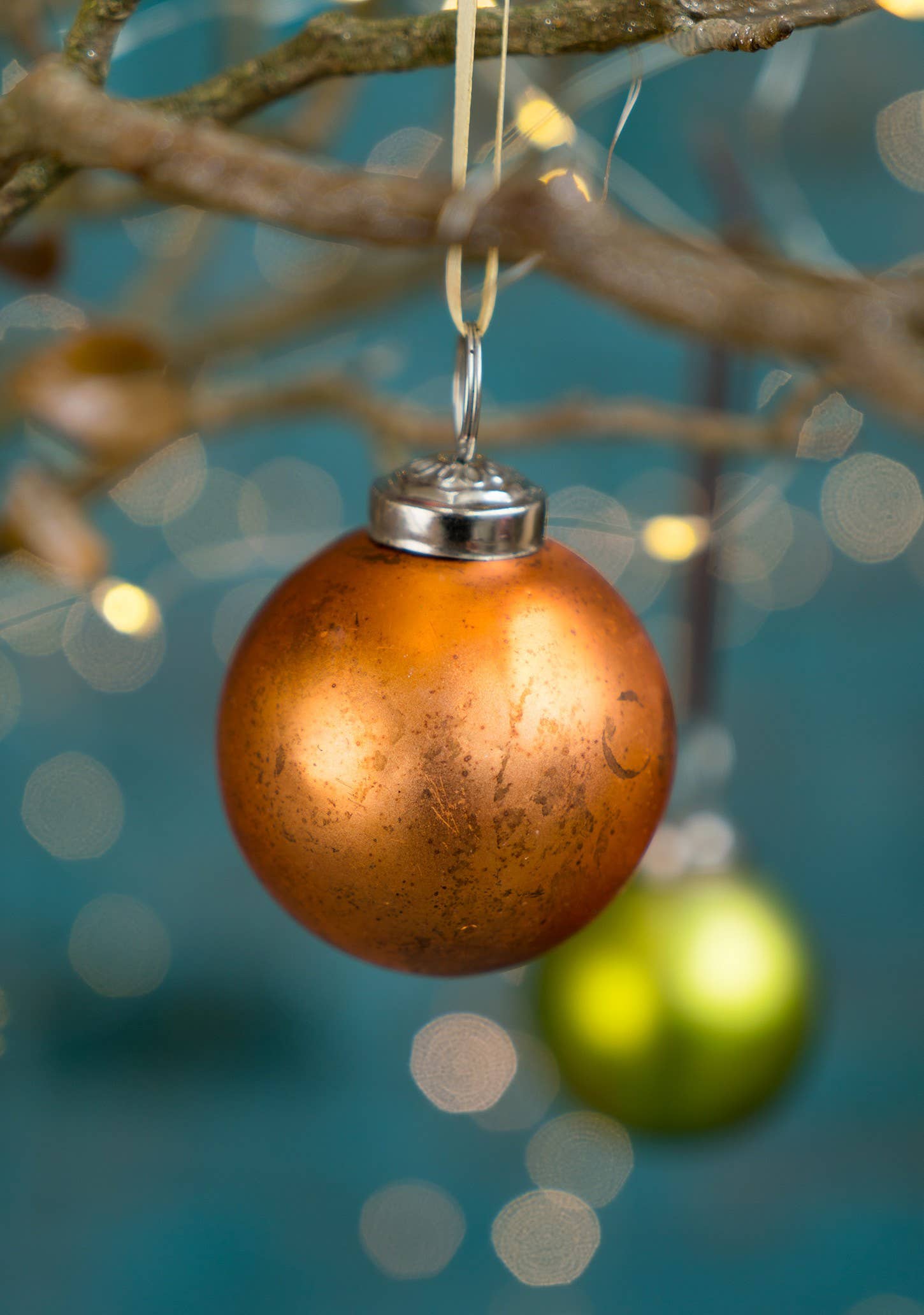 Namaste – wholesale Christmas decoration – Aria Antiqued Recycled Glass Bauble1