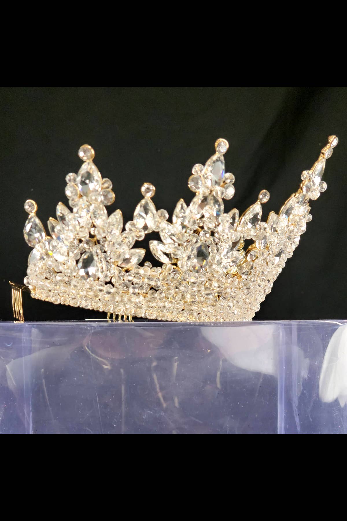 Chicas - Wholesale Tiara - Women's - Beautiful metal tiara with crystal balls and jewels HT97712