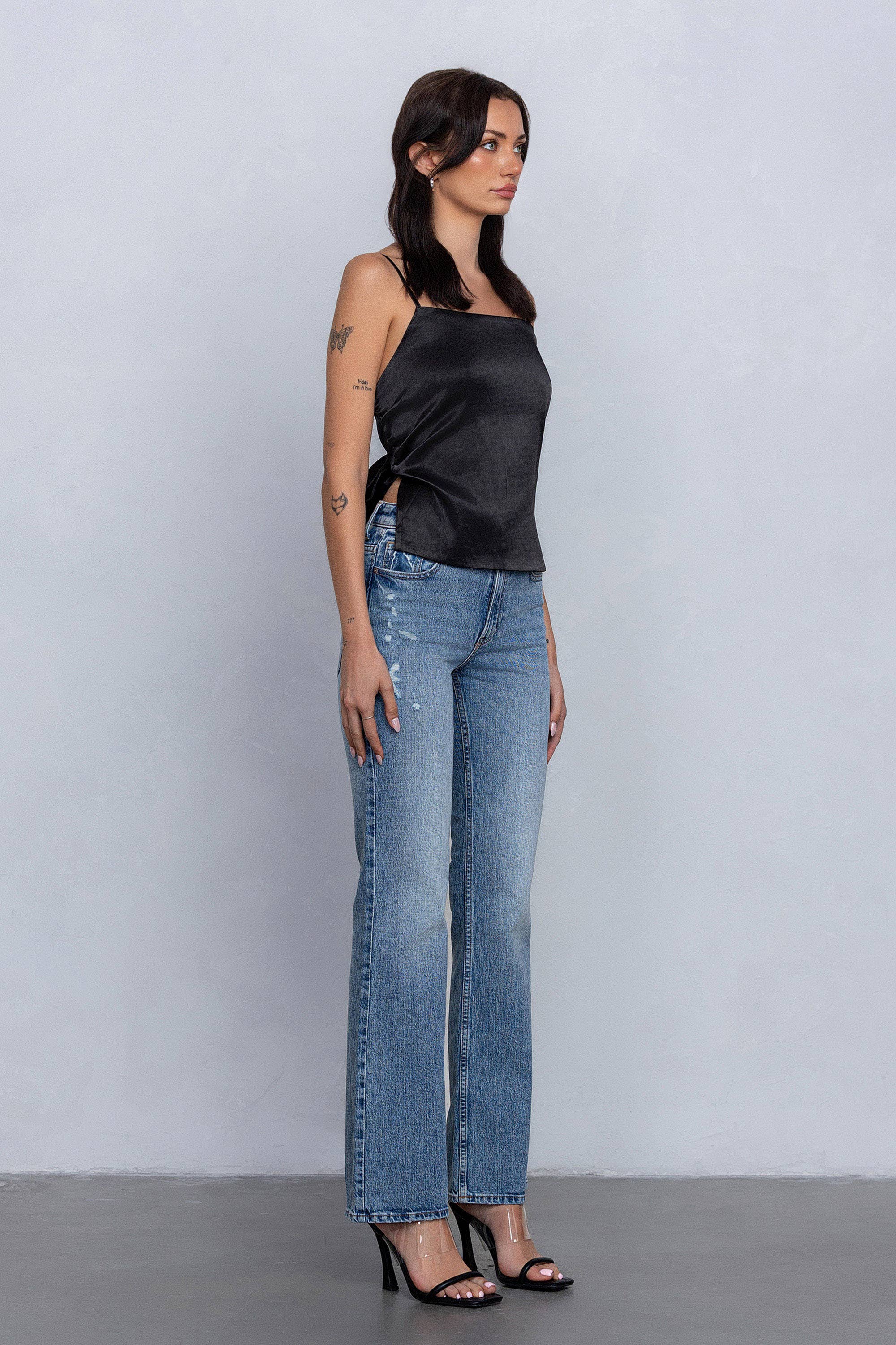 No Vacancy – wholesale Camisole – Women′s – Stretch satin cami top w/ large ribbon tie detail2