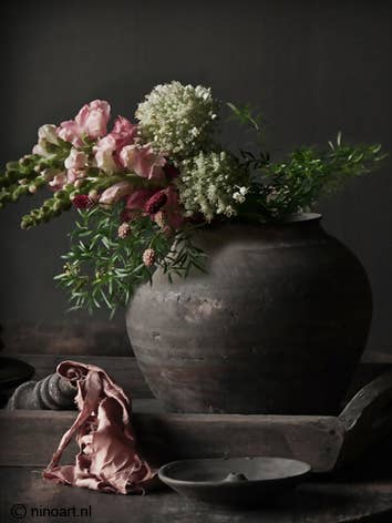 Poster da giardino B04: vaso di fiori grigio per la vendita all'ingrosso da parte di Nino-Art