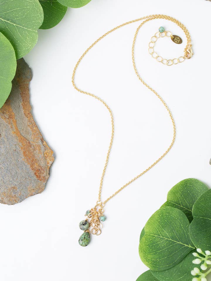 Tranquil Gardens 20,25-22,25" Afrikansk Turkis Klyngehalskæde for engroshandel hos Anne Vaughan Designs Jewelry