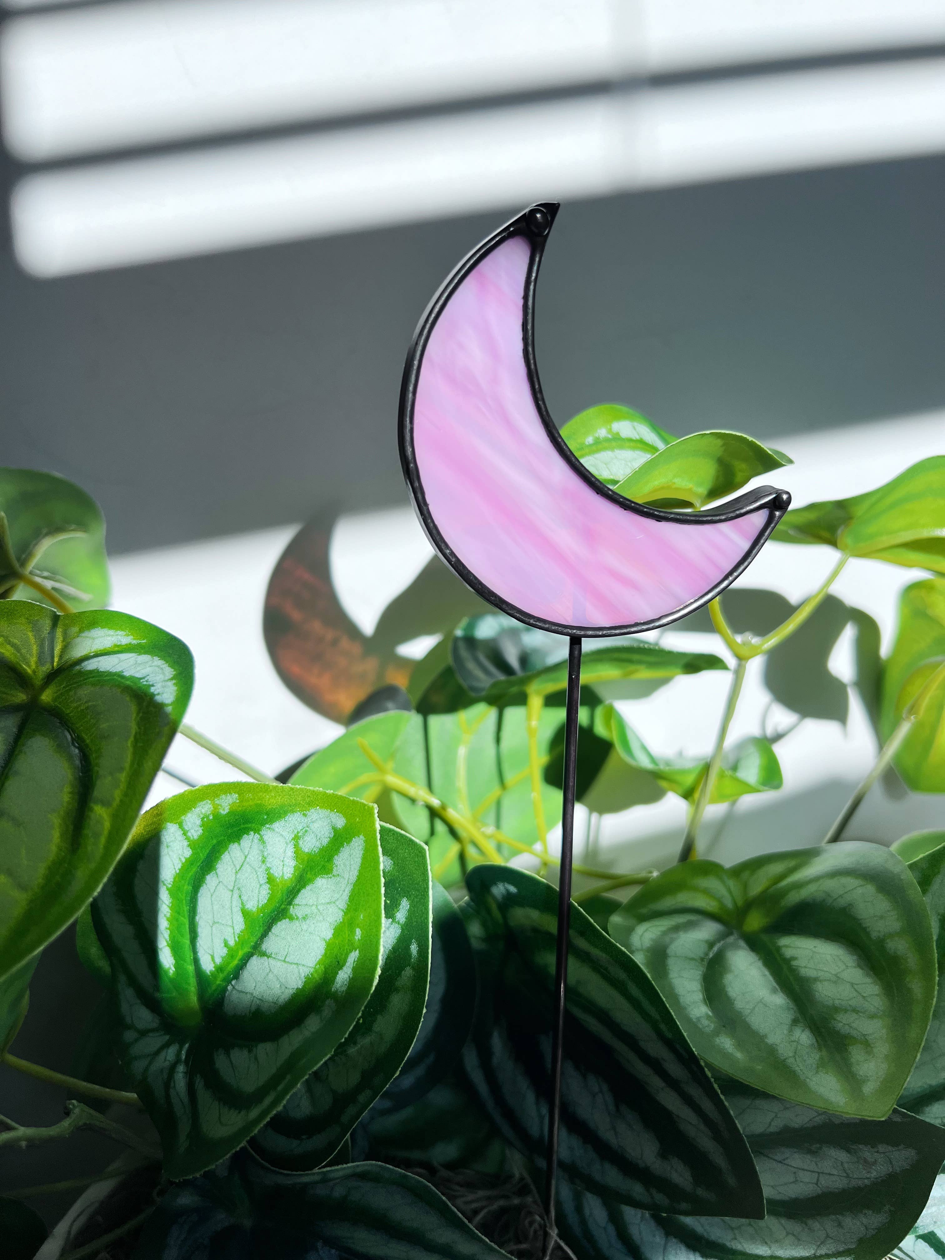 Wild Bloom Glass - Wholesale Garden/Lawn Stake - Half Moon Plant Stake Stained Glass | Plant Accessories3