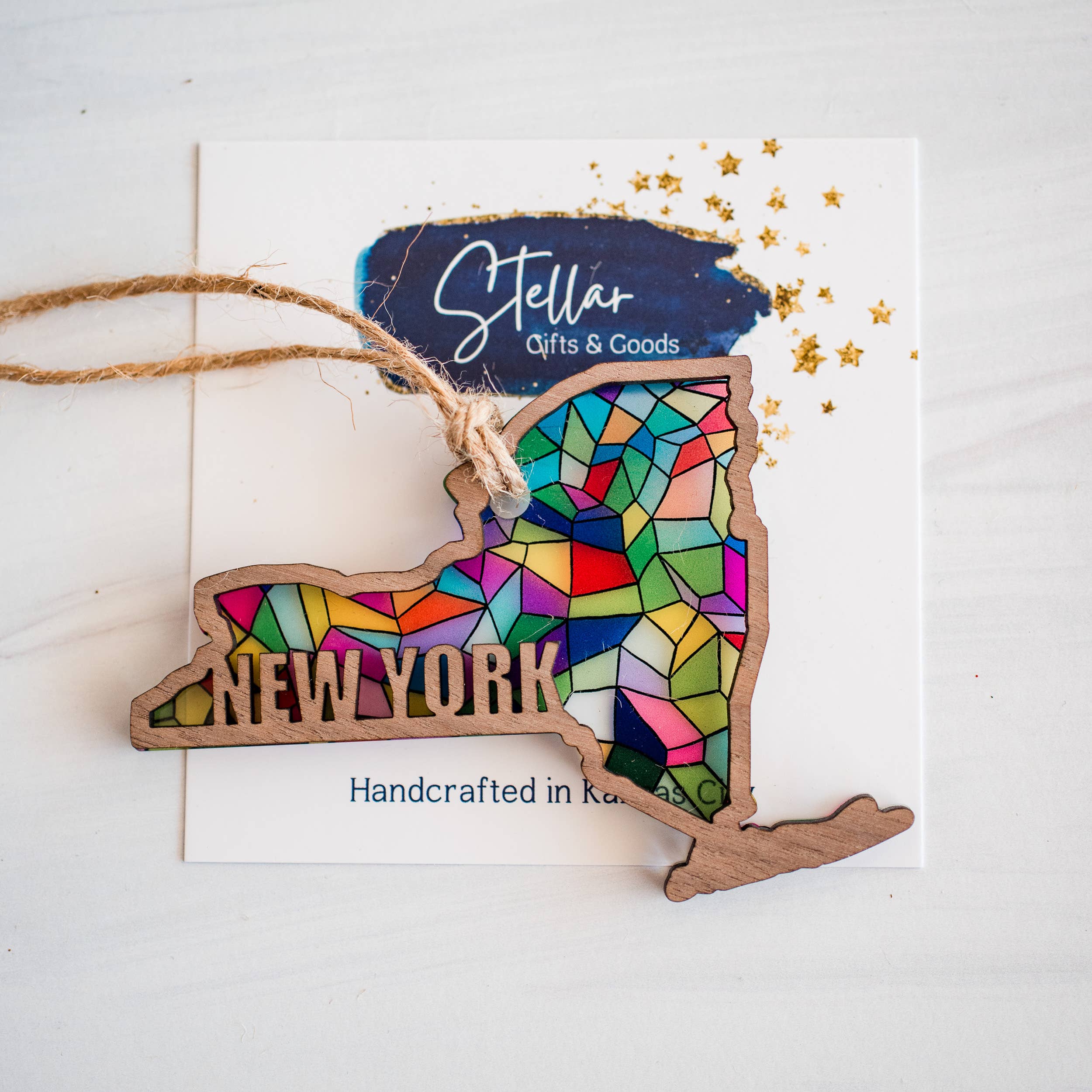 Stellar Gifts & Goods Wholesale - Vente Objets de décoration - Ornements - Vitrail Fête d'État - Noël Local19