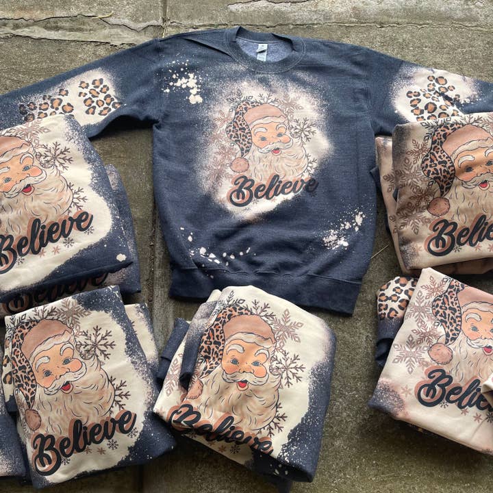 Hartley Co – wholesale Graphic sweatshirt – Women’s – Santa Believe Cheetah Sweatshirt