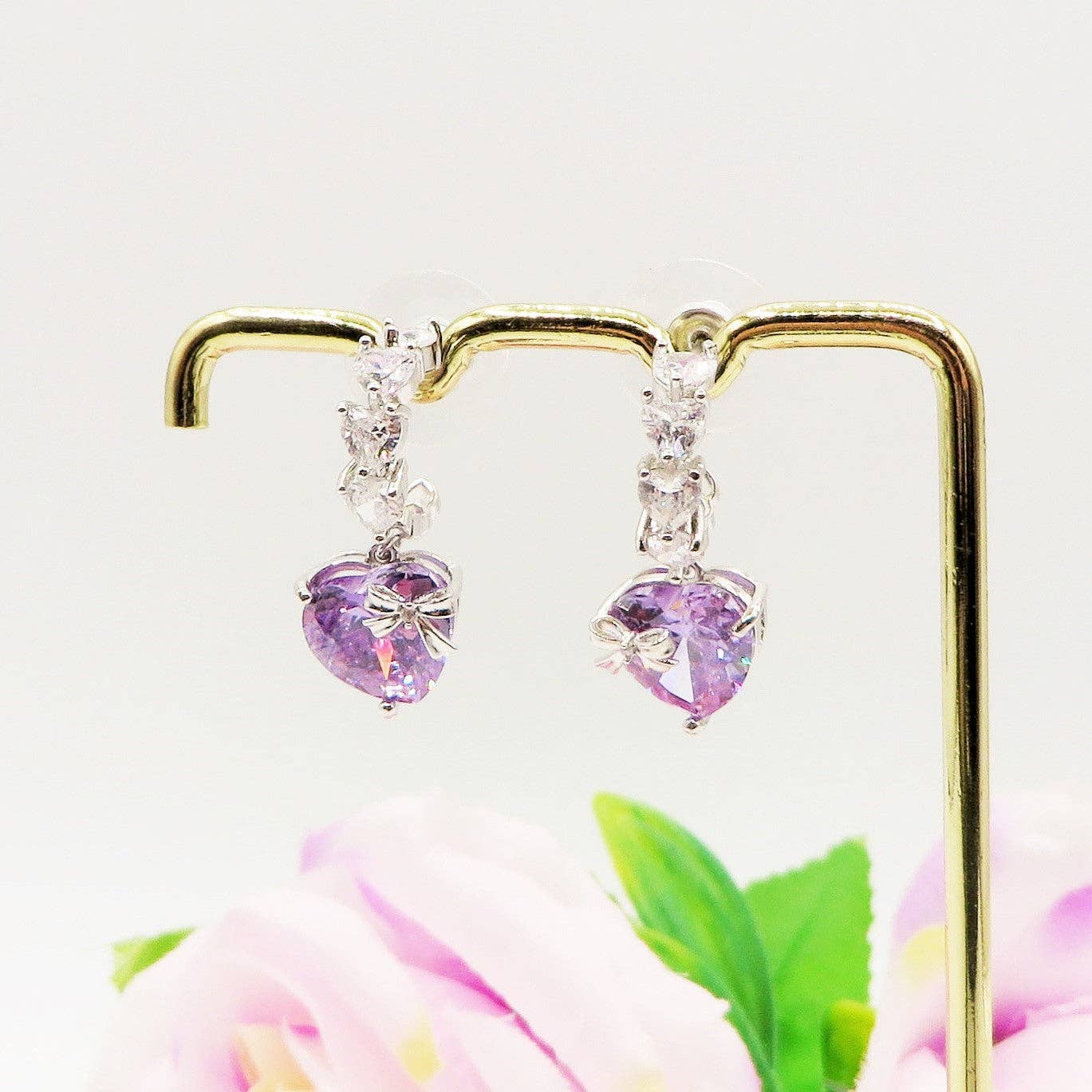 Daemon srls - Vendita all'ingrosso Orecchini pendenti - HELENA ~ Orecchini mini cerchio con cuore XL in Cubic Zirconia7