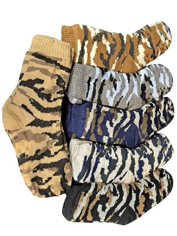 Cap Zone – wholesale Socks – Unisex – Earth Tone Leopard Mid-Crew Fuzzy Fleece Socks