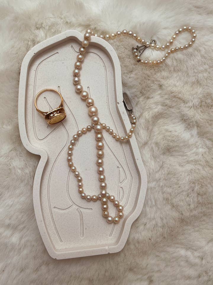 Eve bricka i jesmonite för wholesale av My Milky Candle