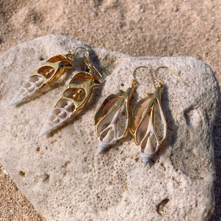 Pendientes de concha bañada en oro blanco para venta al por mayor de Bonisita