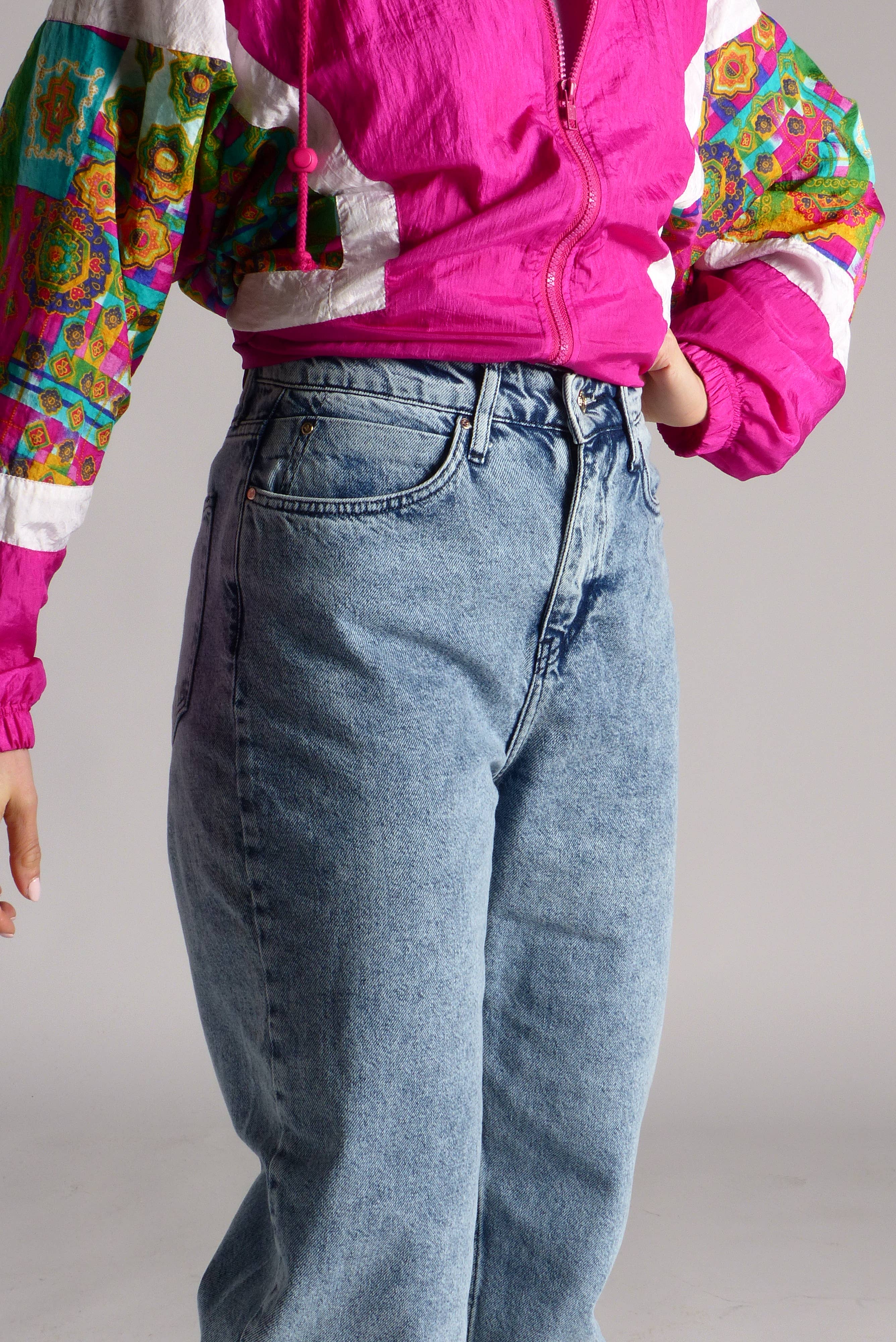 Blue Mom jeans for women - iconic from the 80s for wholesale on Faire5