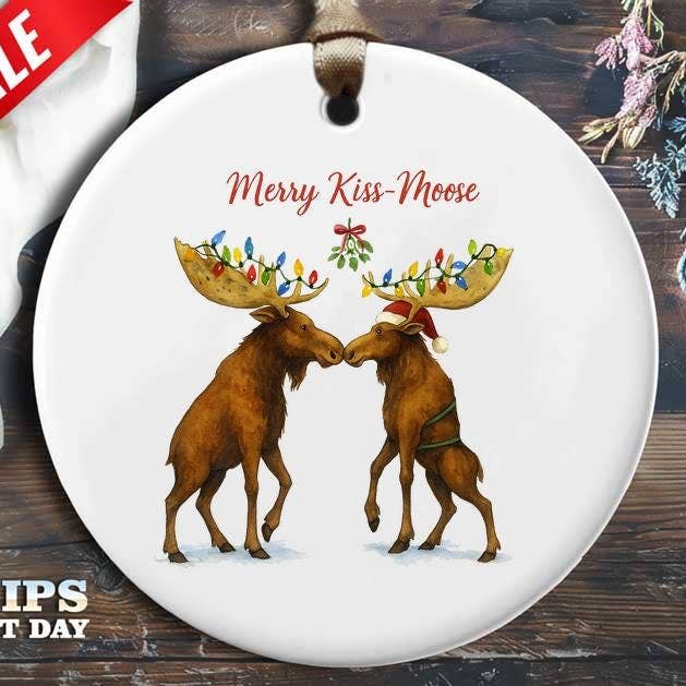 VenusArtsShop - Wholesale Ornament - Funny Christmas Ornament - Merry Kiss Moose Under Mistletoe0