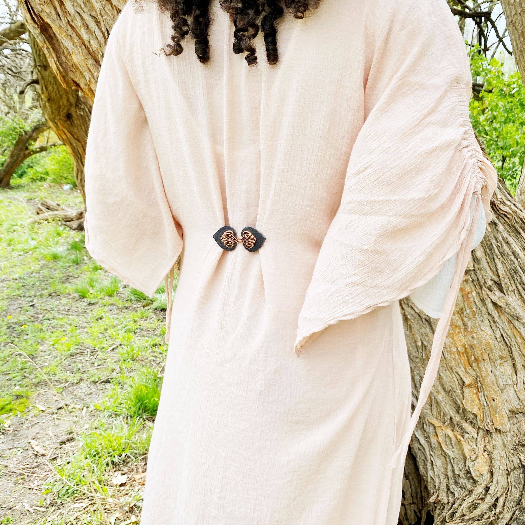 KardiKlips – Engroshandel Tørklædeclips - Dame – Kobber Cinch Clip til tøj, Unikt gavetilbehør4