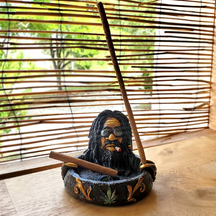 Pichincha - Wholesale Ashtray - Smoking Bob Rasta Man Figurine Round Ash Tray6