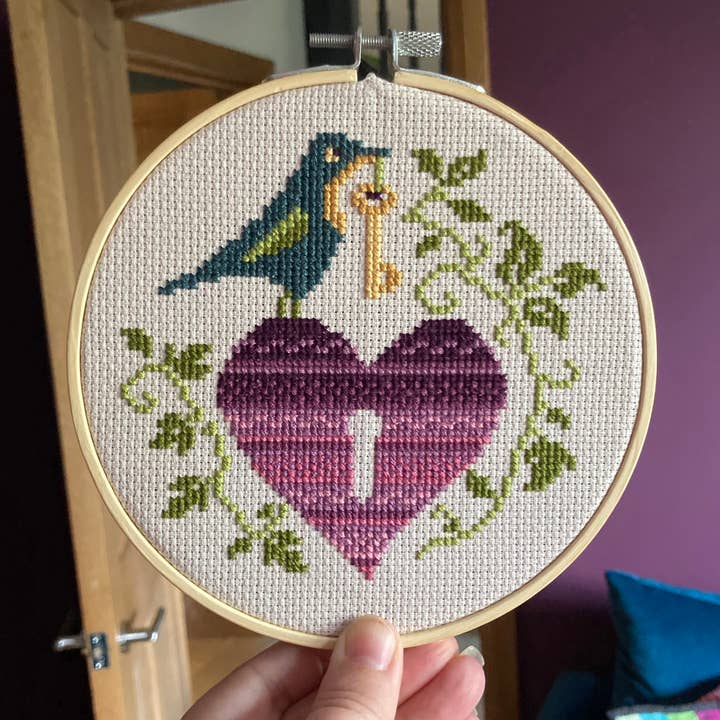 Chave para o meu coração - Cross Stitch Kit por atacado de Love Poppet