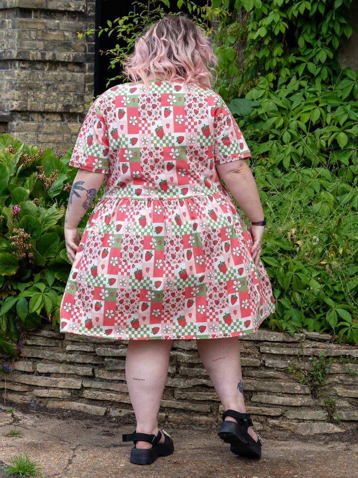 Rebel Romance – wholesale Dress – Women's – Rebel Romance Strawberry Picnic Stretch Smock Dress5